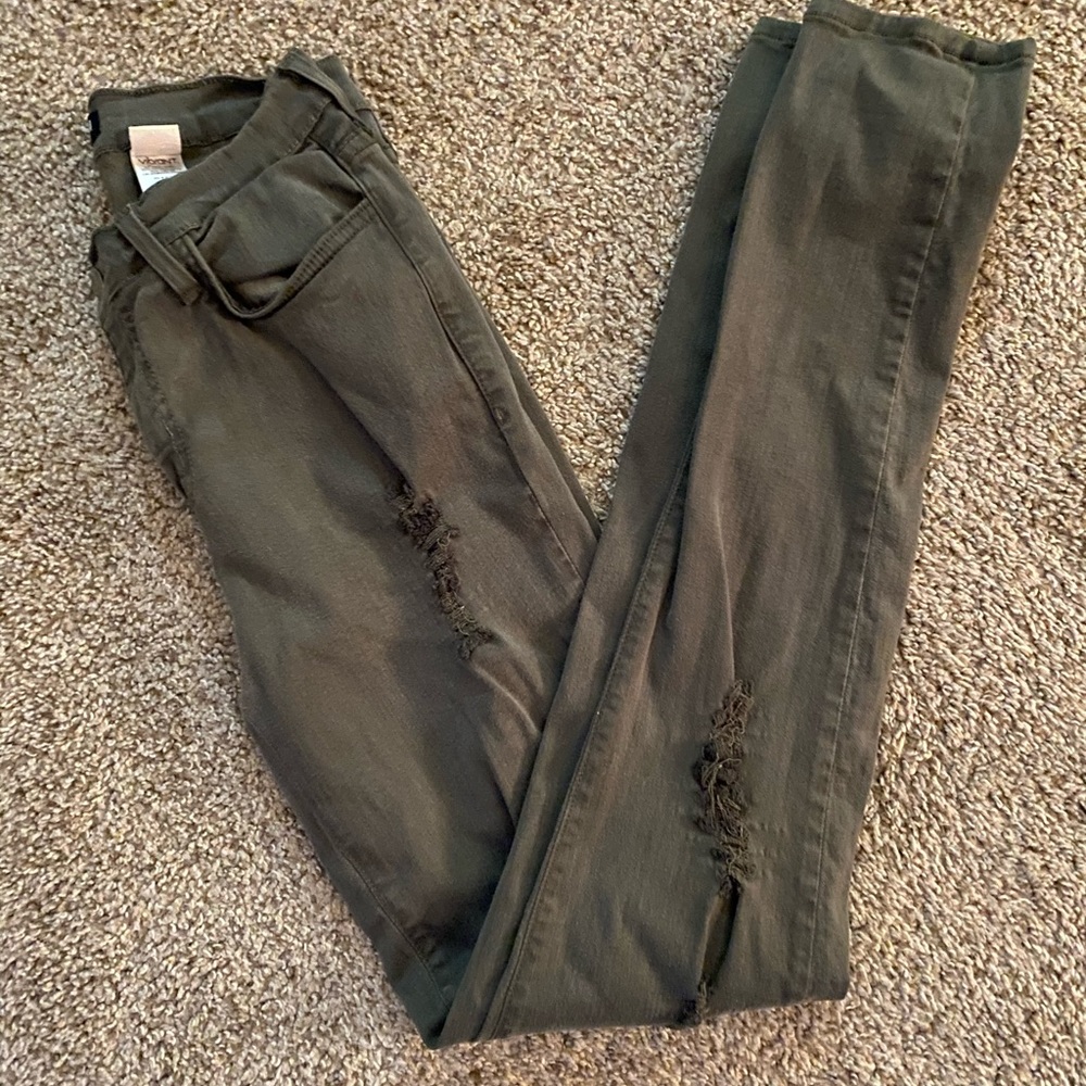 High waisted distressed jeans